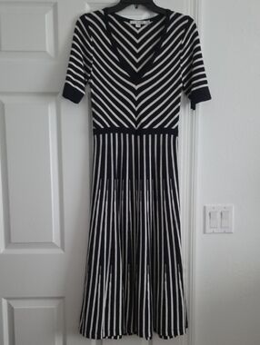 Boden | Dresses | Boden Fleur Fitted Dress W44 Navy 4 Petite | Poshmark